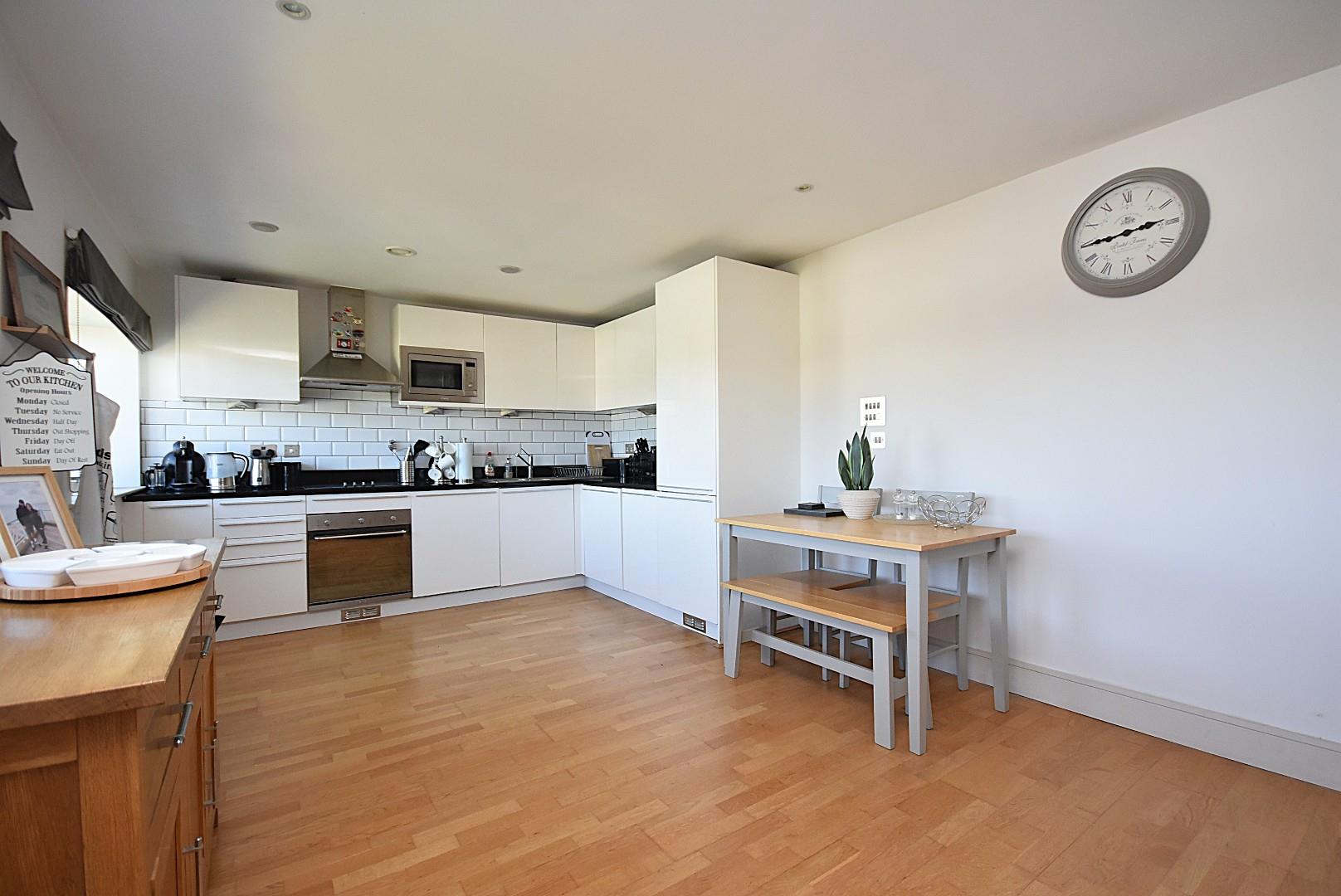 317 Woodlands, Hayes Point, Sully, CF64 5QF